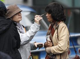 Halle Berry on the set of Cloud Atlas in Glasgow 16.9.2011_17.jpg