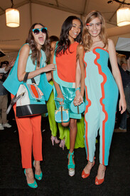 Diane von Furstenberg Spring 2013 Backstage mz1BzbxhF_-x.jpg