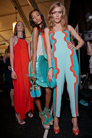 Diane von Furstenberg Spring 2013 Backstage RHr7cop8YRZx.jpg