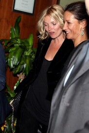 Kate_Moss_in_Milan_WMbg3_TTV3hsl.jpg