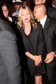 Kate_Moss_in_Milan_c_qq2-_V5_HLrl.jpg