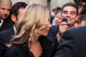 Kate_Moss_in_Milan_Ycq_TKh_WM-_G9l.jpg