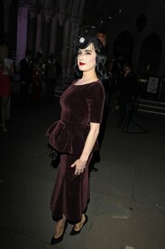 001_Dita_von_Teese_shows_off_glamorous_style_Philip.jpg