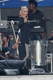 003_Gwen_Stefani_rest_No_Doubt_practice_Rockefeller.jpg