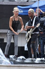 006_Gwen_Stefani_rest_No_Doubt_practice_Rockefeller.jpg