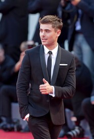 Zac_Efron_Any_Price_Premieres_Venice_Film_oqab_Jz.jpg