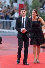 Zac_Efron_Any_Price_Premieres_Venice_Film_QIRX5_S.jpg