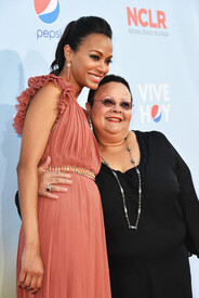 Zoe_Saldana_2012_NCLR_ALMA_Awards_Red_Carpet_RMW.jpg