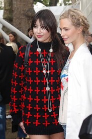 Daisy_Lowe_attends_Topshop_catwalk_show_during_H.jpg