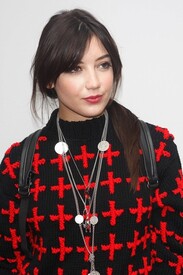 Daisy_Lowe_attends_Topshop_catwalk_show_during_V.jpg