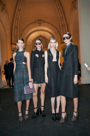 Carven_Spring_2013_Backstage_3_Jpm_Cf_QEUPRx.jpg