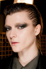 Costume_National_Fall_2012_Backstage_3_KWub2y_Vijh.jpg