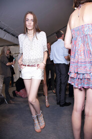 th_Isabel_Marant_Spring_2013_Backstage_8gzleb_TSjaix.jpg