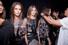 Helmut_Lang_Spring_2013_Backstage_Lo_Mc_Tri_Dh_B2x.jpg