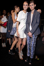 Richard_Chai_Love_Spring_2013_Backstage_i_O4_CFVSL.jpg