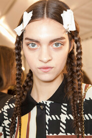 Viktor_Rolf_Spring_2013_Backstage_07_VWIr_LVBF7x.jpg