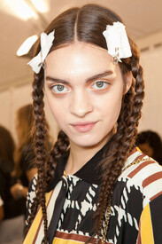 Viktor_Rolf_Spring_2013_Backstage_2r_Qlli8z_QMAx.jpg