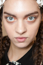 Viktor_Rolf_Spring_2013_Backstage_Hxhtd_WRPxvgx.jpg