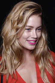 Giles_Spring_2013_Backstage_ox_RJd_VUre_XTx.jpg