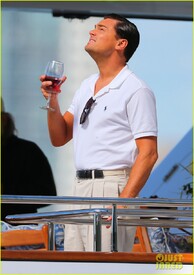 th_leonardo-dicaprio-wolf-of-wall-street-set-with-kyle-chandler-03.jpg