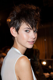 3_1_Phillip_Lim_Spring_2013_Backstage_exf_XNHGWb.jpg