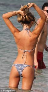 article-2194567-14B7AC54000005DC-481_306x585.jpg