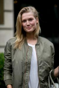 9336full_toni_garrn.jpg