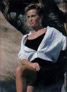 elle_fr_6_july_1987_2.jpg