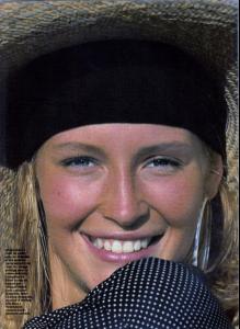 elle_fr_6_july_1987_8.jpg