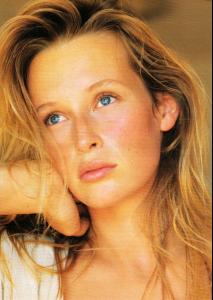 elle_fr_20_may_1991_9.jpg