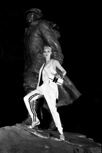 Alexandre_Vauthier_003_1366.1366x2048.JPG