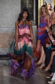 Naomi Campbell Emilio Pucci Spring 2015 RTW_03.jpg