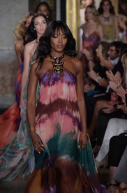 Naomi Campbell Emilio Pucci Spring 2015 RTW_04.jpg