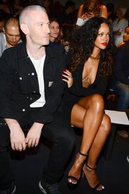 Rihanna (6).jpg