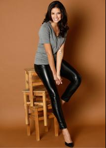 carla ossa in leather pants