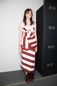 No.21Spring2016stella_lucia_2.jpg