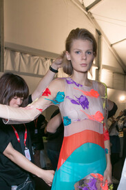 Blumarine_Spring_2016_Backstage_SSuqu_Yu_Qt_XQx.jpg