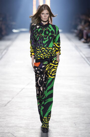 Versace_Spring_2016_p17_Gqmg0_NP8x.jpg