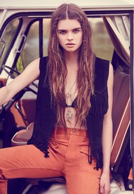 00_THEHIVE_BLOGS_JET ZANDBERGEN - URBAN OUTFITTERS - JUNE 15.jpg