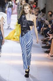 Roberto_Cavalli_Spring_2016_3coe_OQ7_ANI6x.jpg