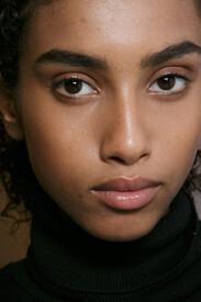 Burberry_Prorsum_Spring_2016_Backstage_FY1_Zt_RMj2.jpg