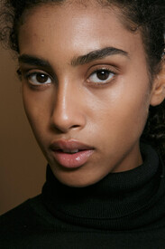 Burberry_Prorsum_Spring_2016_Backstage_i_HZvot_VAf.jpg