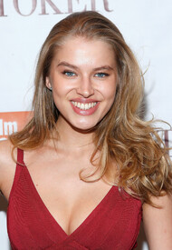 Stoker New York Screening Arrivals tGe4PcDoaQ3x.jpg