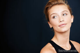 sarahlaird-67084-w1200-h800-q80-rz3-b75-f0.jpg