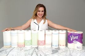 alyssa-milano-at-alyssa-milano-signature-designs-by-viva-towels-launch-in-west-hollywood-09-01-2015_12.jpg