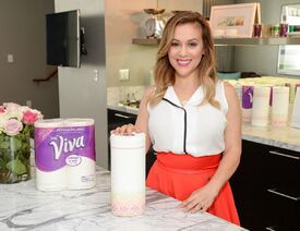 alyssa-milano-at-alyssa-milano-signature-designs-by-viva-towels-launch-in-west-hollywood-09-01-2015_8.jpg