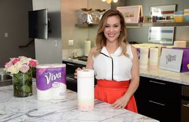 alyssa-milano-at-alyssa-milano-signature-designs-by-viva-towels-launch-in-west-hollywood-09-01-2015_9.jpg