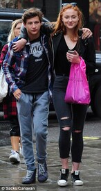 2CBE7DAA00000578-3248769-Matching_stances_Tye_18_and_Sophie_19_matched_each_other_s_affec-a-198_1443.jpg