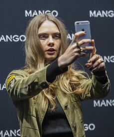 carakate23050915BZNimage4.jpg