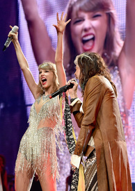 tswift260915BZNimage19.jpg